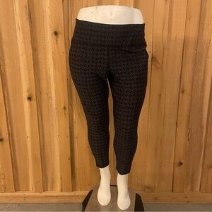 LIVI Women’s Plus Size Cropped Leggings Size 22/24 NWOT